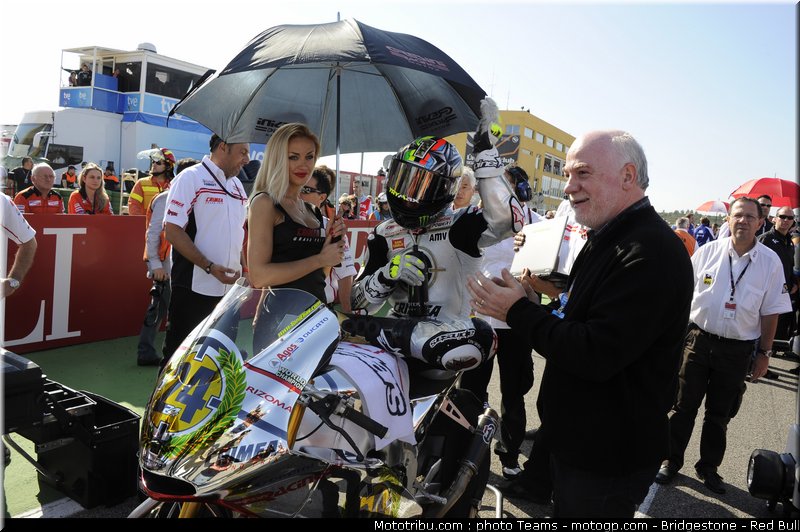 motogp_pitbabe_014