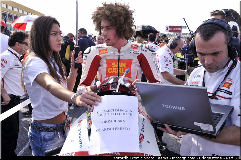 motogp_pitbabe_021