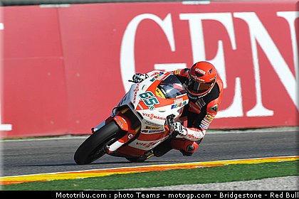 moto2_bradl_01.jpg