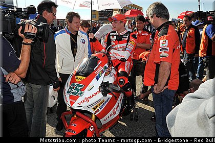 moto2_bradl_11.jpg