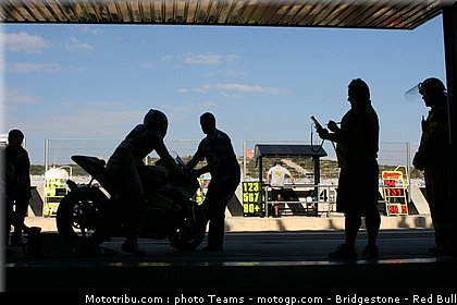 moto2_tech3_3.jpg