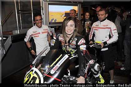 motogp_pitbabe_001.jpg
