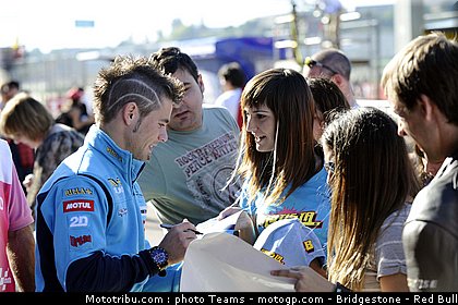 motogp_pitbabe_002.jpg