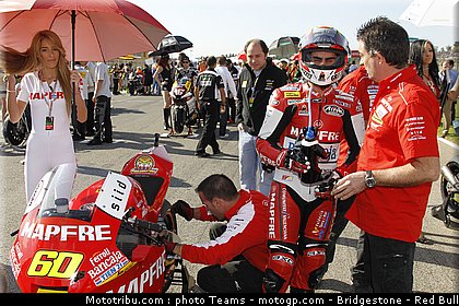 motogp_pitbabe_036.jpg