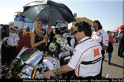 motogp_pitbabe_037.jpg