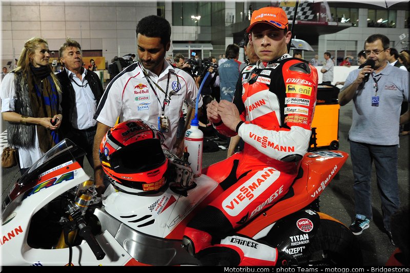 moto2_qatar_2011_bradl_06