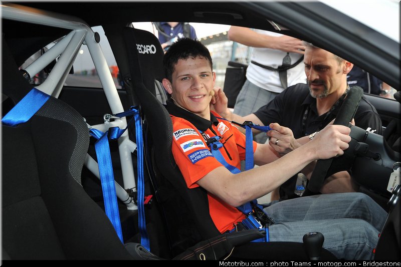 moto2_qatar_2011_bradl_07