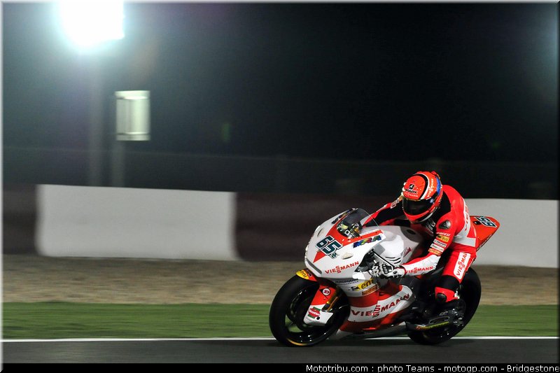 moto2_qatar_2011_bradl_12