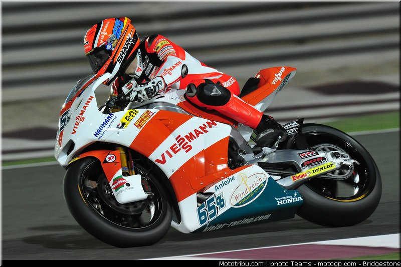 moto2_qatar_2011_bradl_14