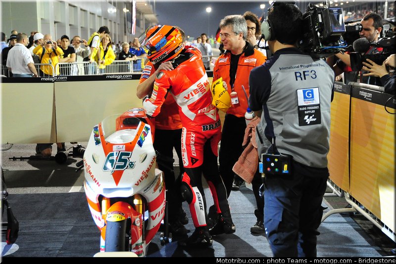 moto2_qatar_2011_bradl_23
