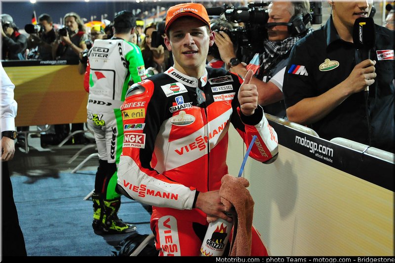 moto2_qatar_2011_bradl_25