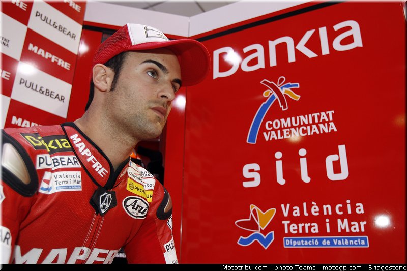 moto2_qatar_2011_fores_05