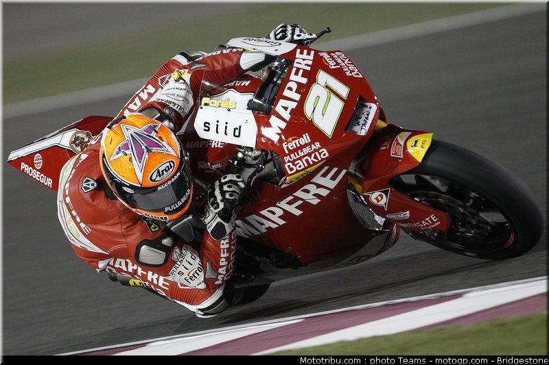 moto2_qatar_2011_fores_08