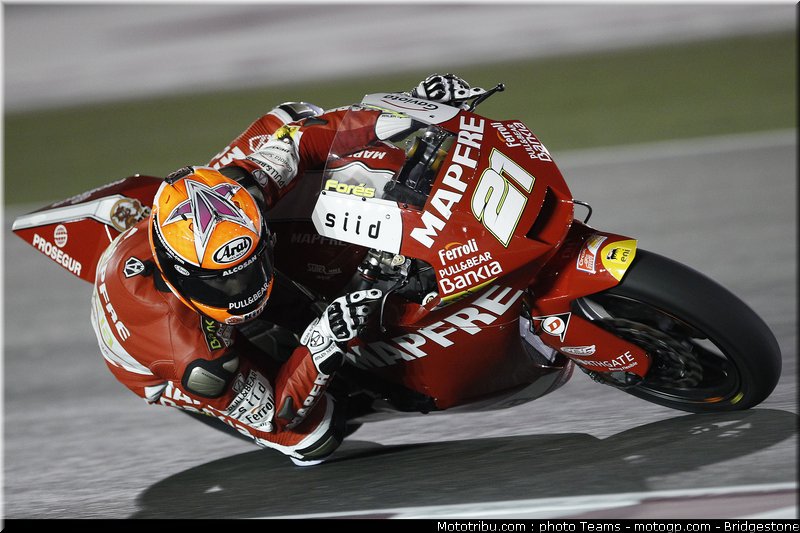 moto2_qatar_2011_fores_11