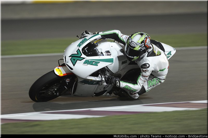 moto2_qatar_2011_neukirchner_1