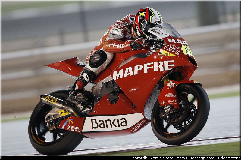 moto2_qatar_2011_simon_07