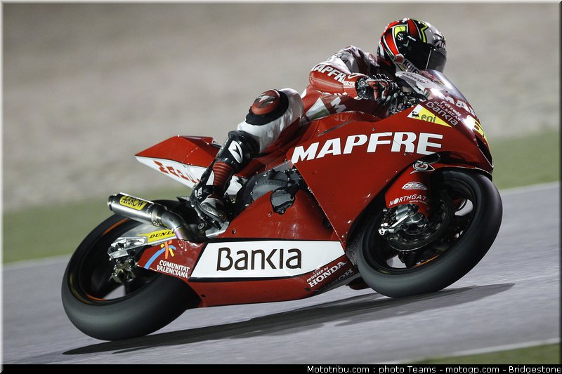 moto2_qatar_2011_simon_10