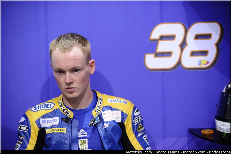 moto2_qatar_2011_smith_05