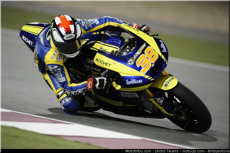 moto2_qatar_2011_smith_07