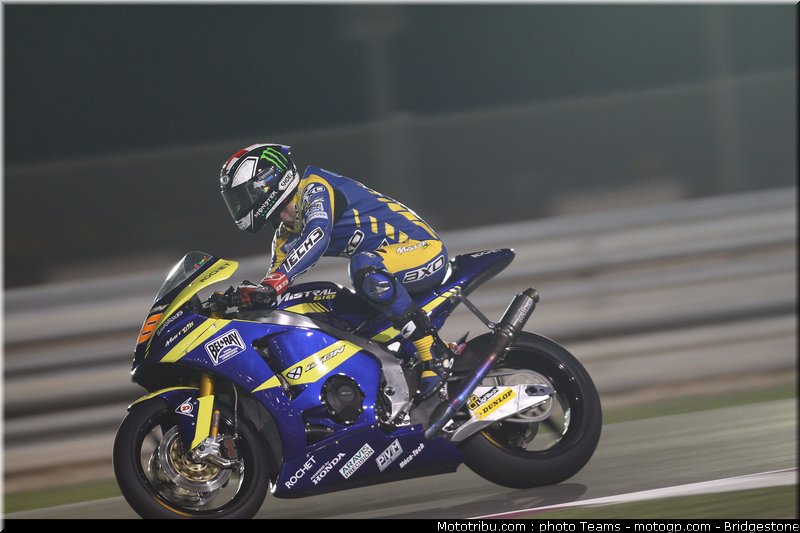 moto2_qatar_2011_smith_09