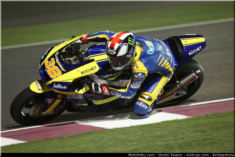 moto2_qatar_2011_smith_10