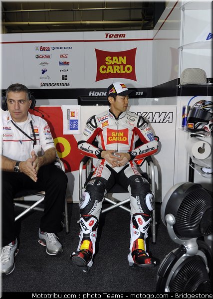 motogp_qatar_2011_aoyama_03