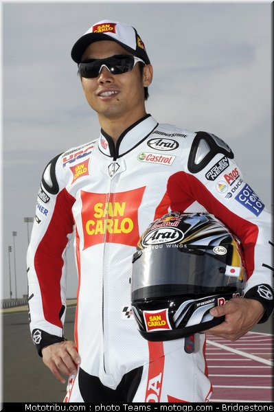 motogp_qatar_2011_aoyama_04