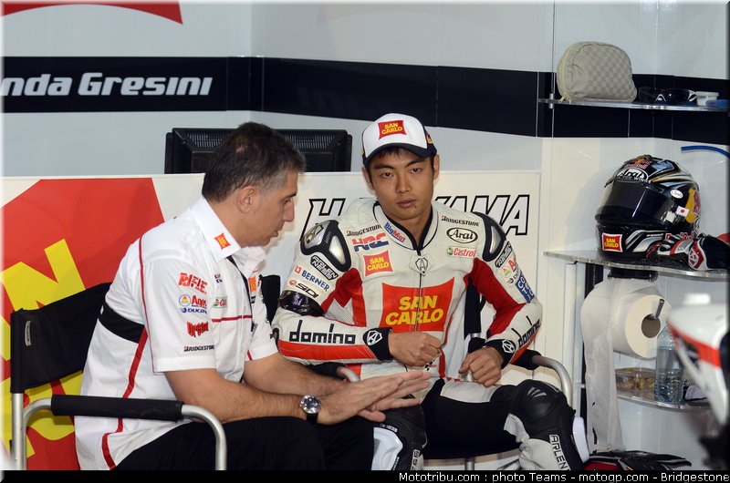 motogp_qatar_2011_aoyama_13