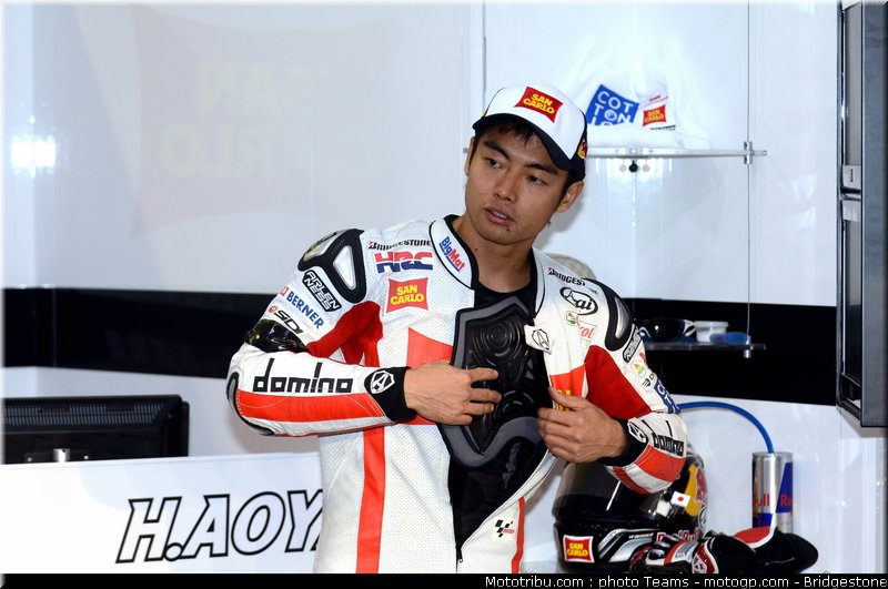 motogp_qatar_2011_aoyama_14