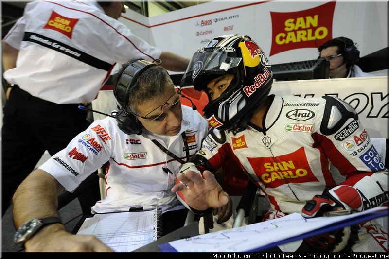 motogp_qatar_2011_aoyama_16