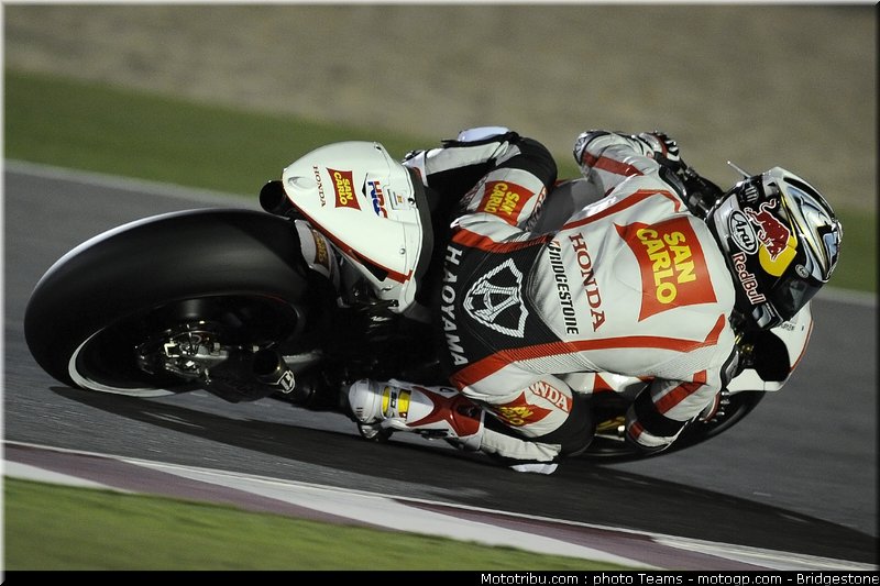 motogp_qatar_2011_aoyama_31