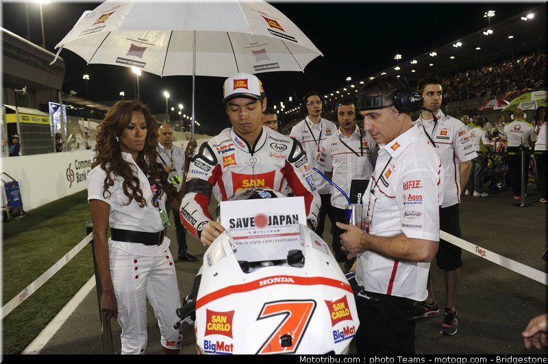 motogp_qatar_2011_aoyama_34