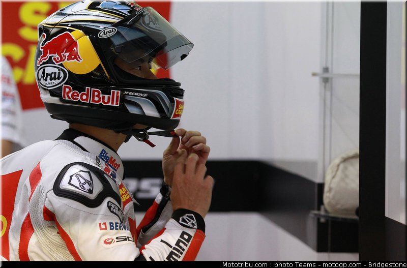 motogp_qatar_2011_aoyama_39