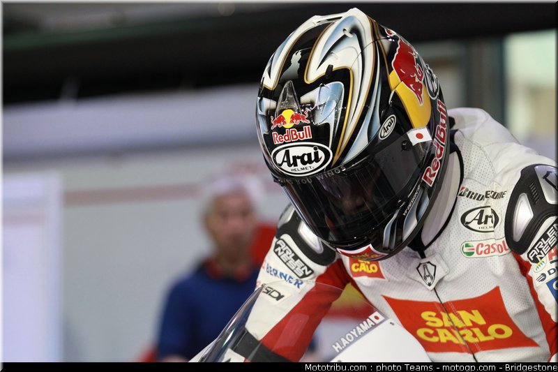 motogp_qatar_2011_aoyama_40