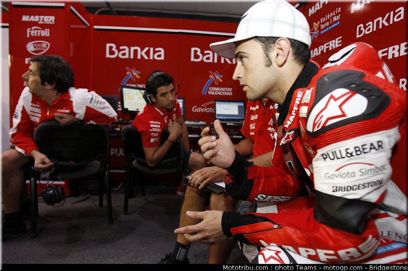 motogp_qatar_2011_barbera_04