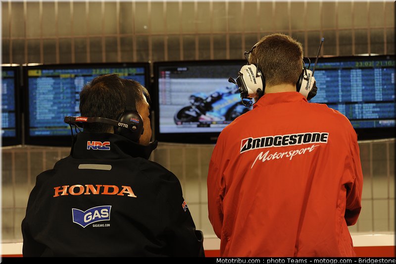 motogp_qatar_2011_bridgestone_03
