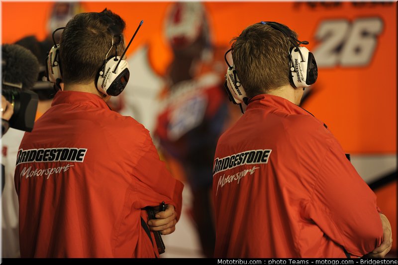 motogp_qatar_2011_bridgestone_08