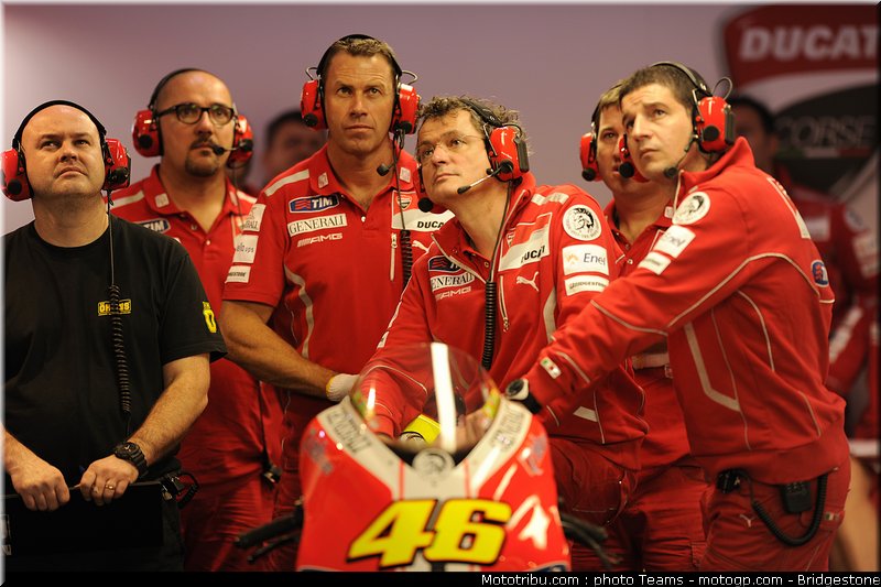 motogp_qatar_2011_bridgestone_09