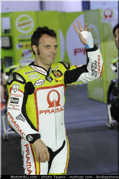 motogp_qatar_2011_capirossi_06