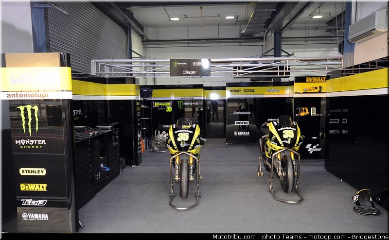 motogp_qatar_2011_crutchlow_17