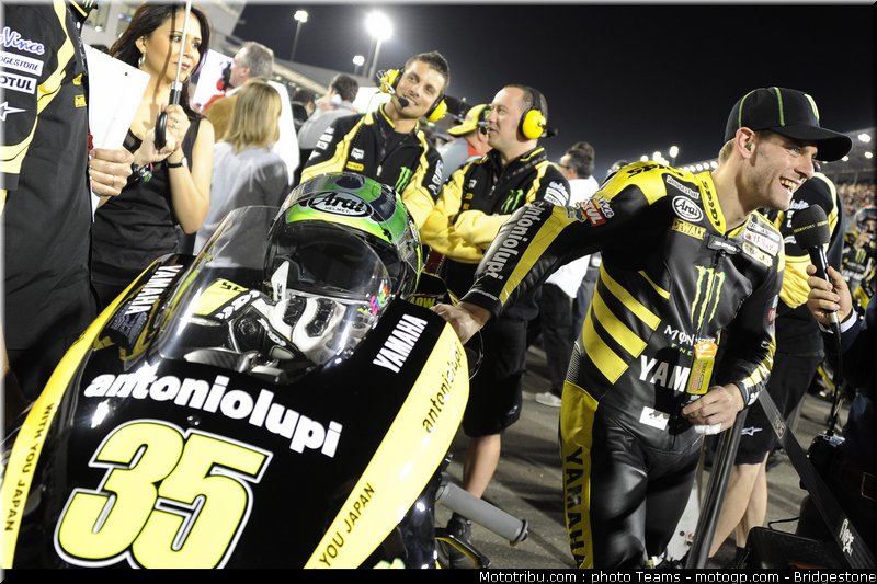motogp_qatar_2011_crutchlow_22