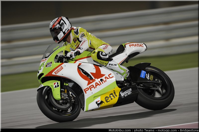 motogp_qatar_2011_depuniet_01