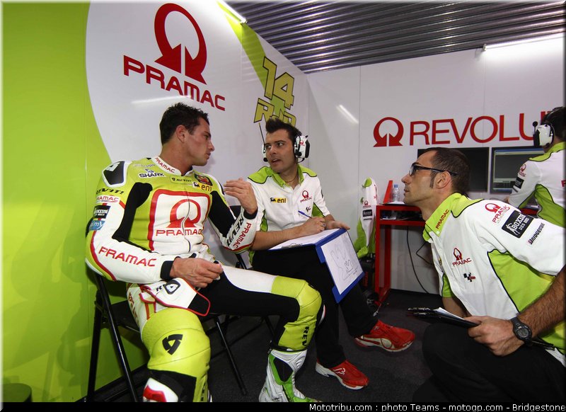 motogp_qatar_2011_depuniet_06