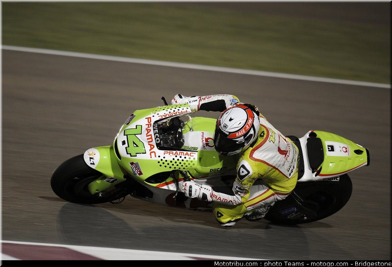 motogp_qatar_2011_depuniet_10