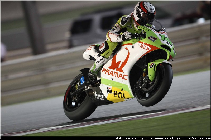 motogp_qatar_2011_depuniet_12