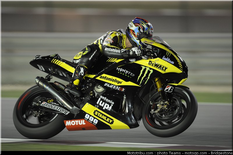motogp_qatar_2011_edwards_01