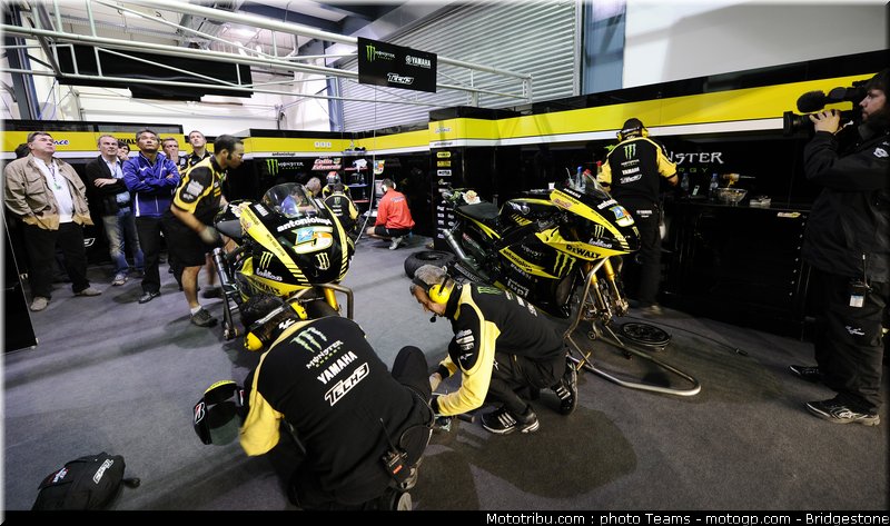 motogp_qatar_2011_edwards_09