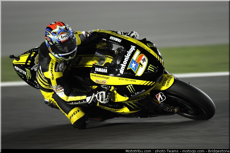 motogp_qatar_2011_edwards_10