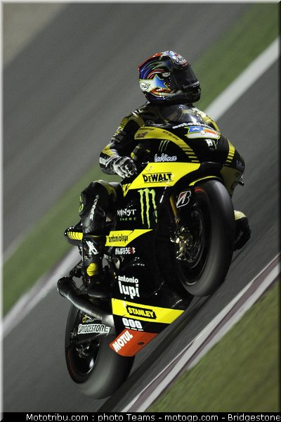 motogp_qatar_2011_edwards_11