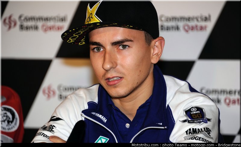 motogp_qatar_2011_lorenzo_013
